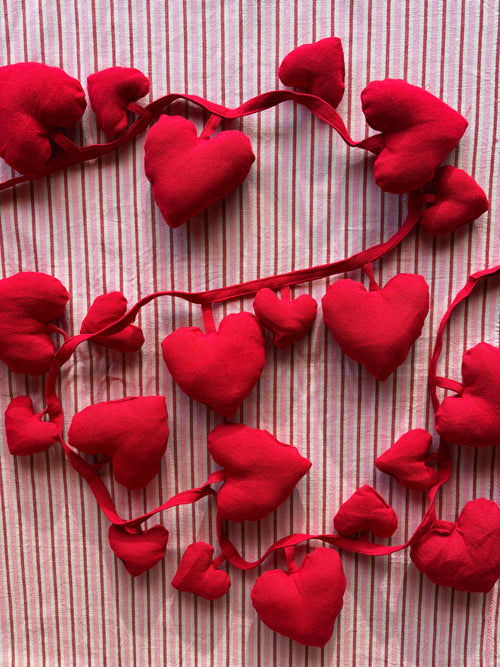 SOLID - Red Hearts Garland