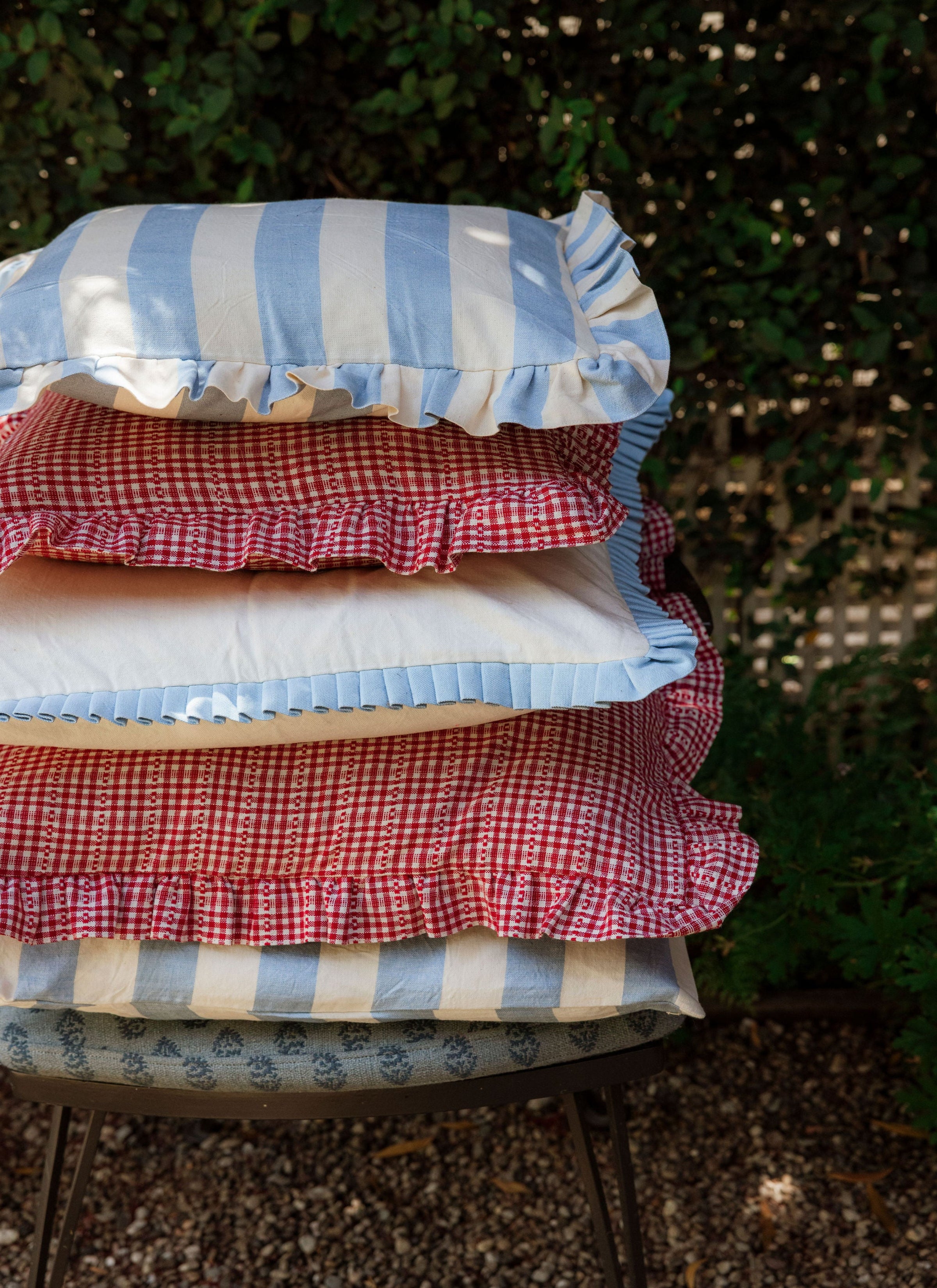 PEARL & BLUE Pleated Edge Pillow - Thumbnail 4