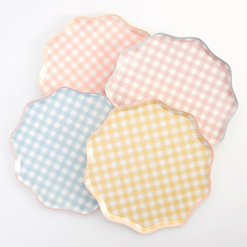 Gingham Dinner Plates (x 12)