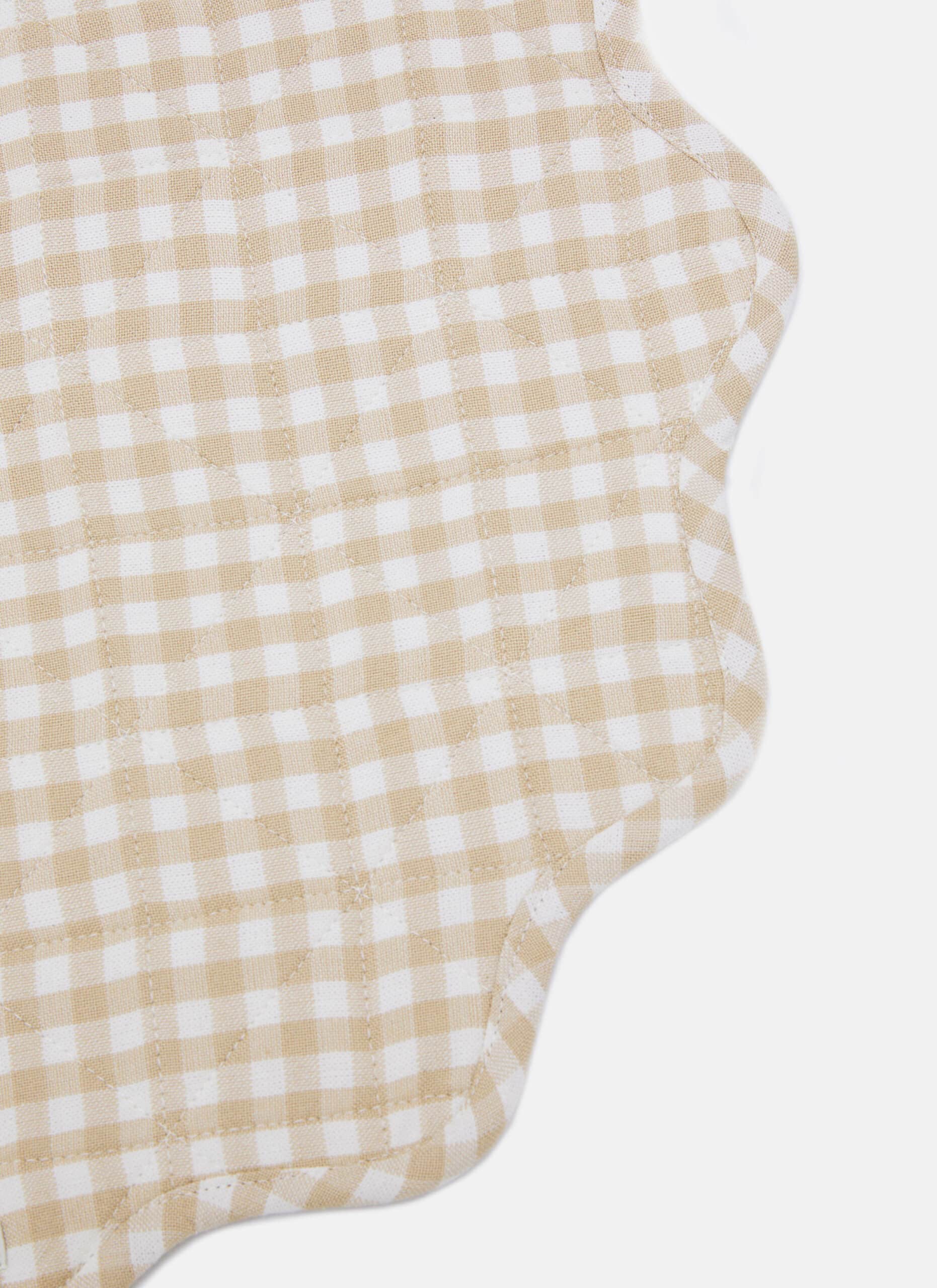 Heather Taylor Home Gingham Scalloped Edge Placemat