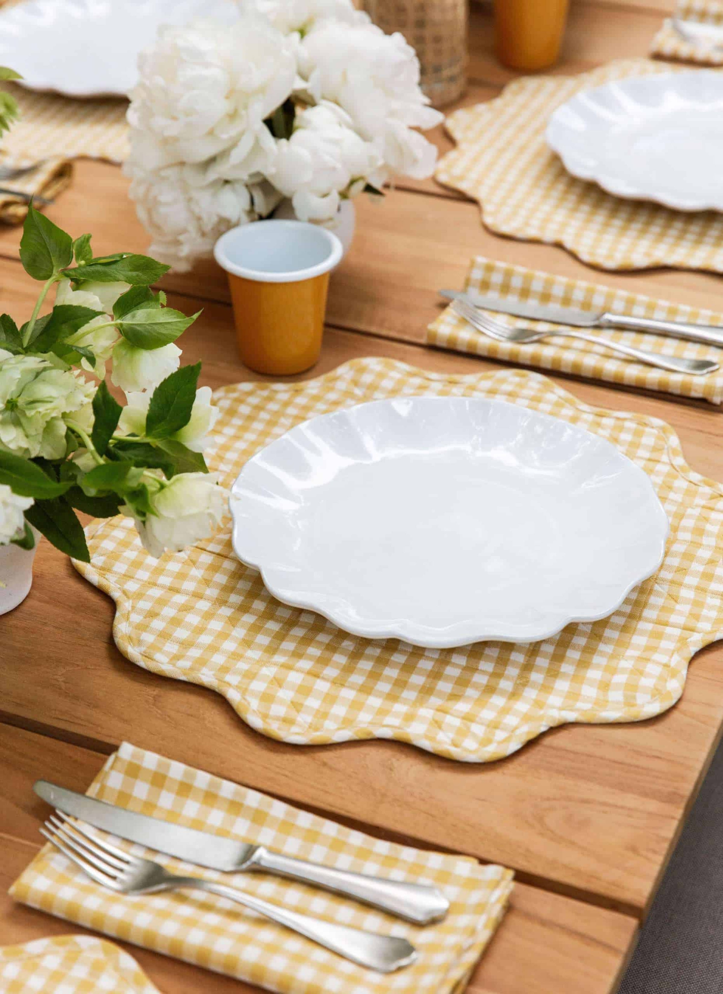 MINI GINGHAM - Sunflower Quilted Scallop Edge Placemat