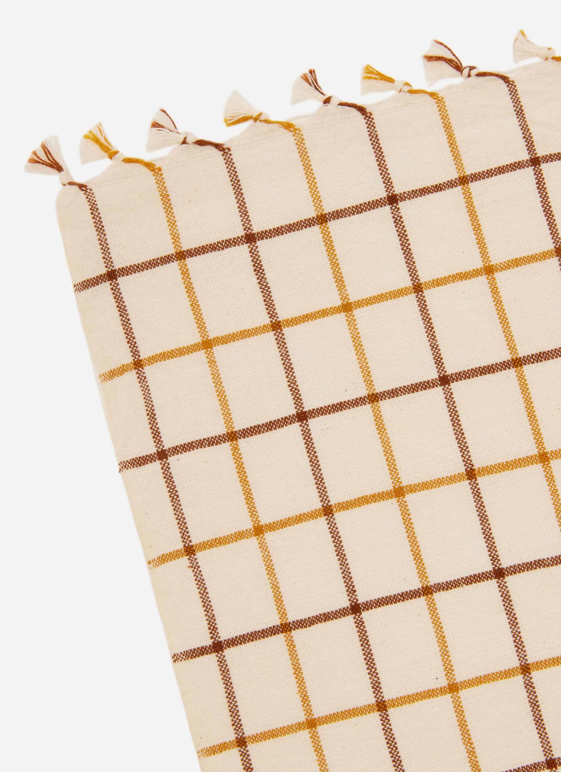 Heather Taylor Home Lattice Tablecloth - Thumbnail 3