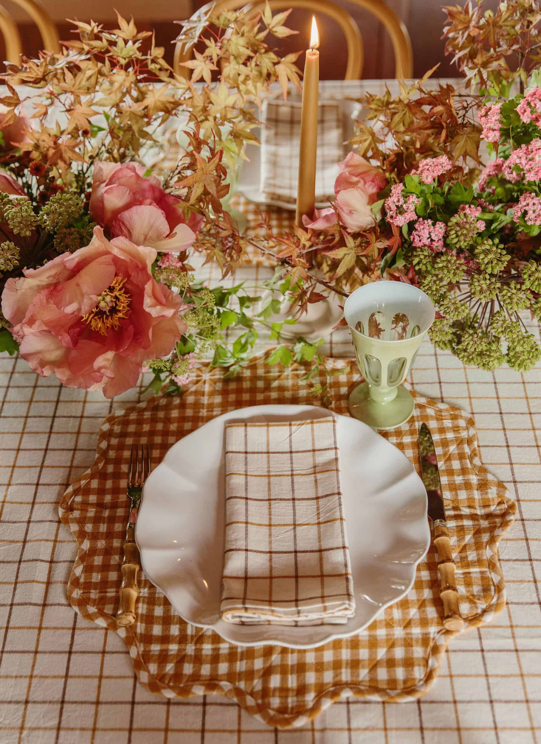 Heather Taylor Home Lattice Tablecloth - Thumbnail 4