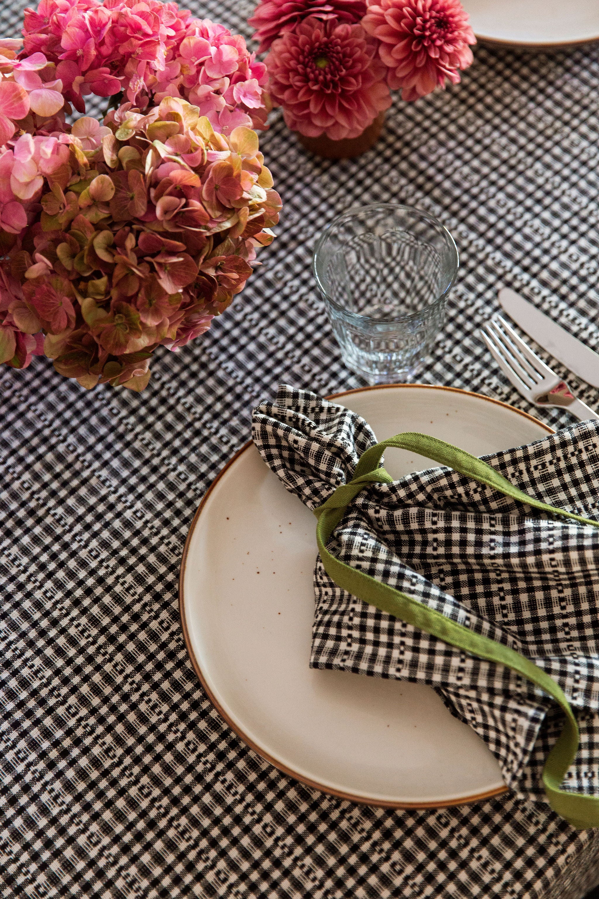 SOHO Black Napkins - Thumbnail 3