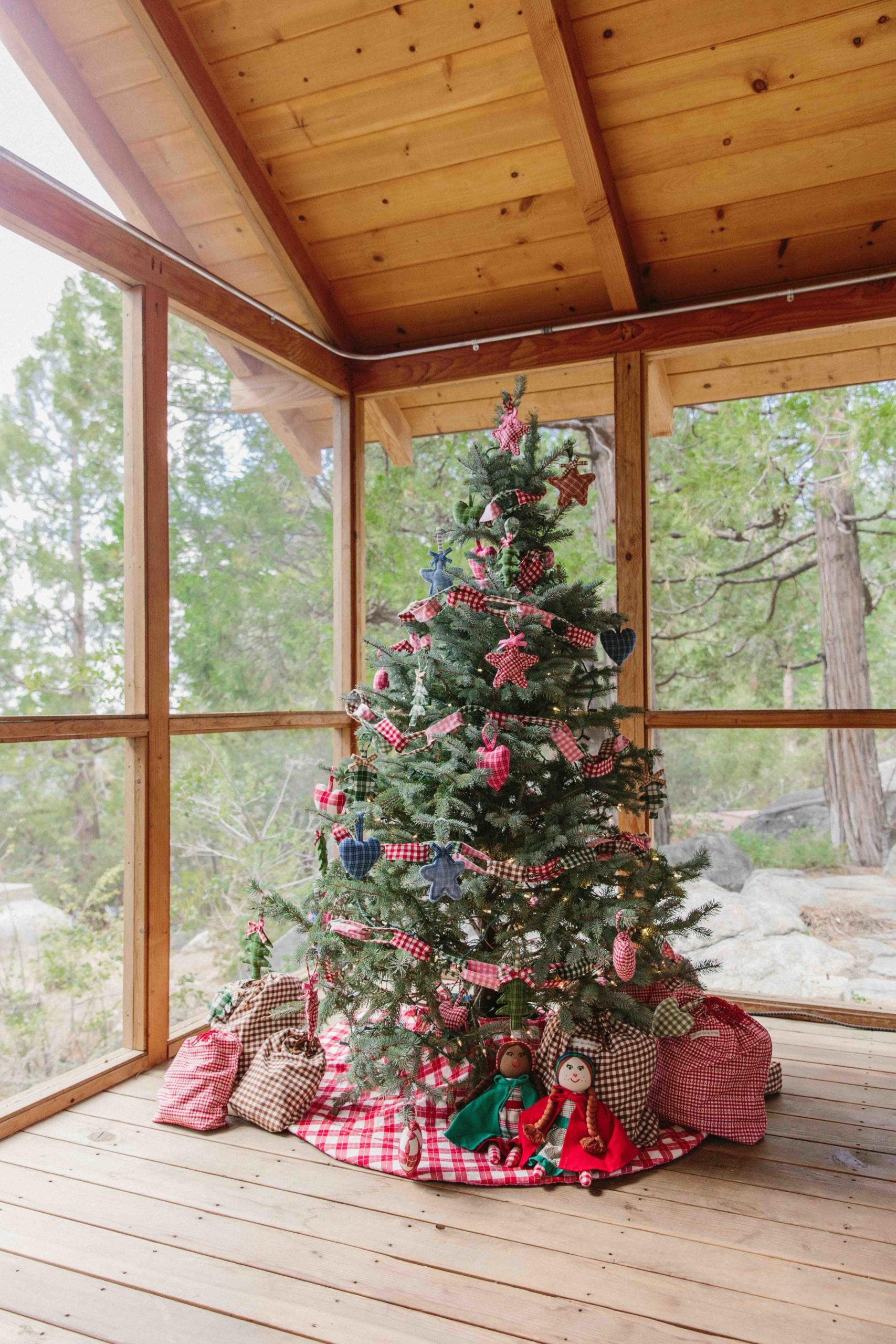 ANNABELLE PLAID - Red Quilted Tree Skirt – Heather Taylor Home